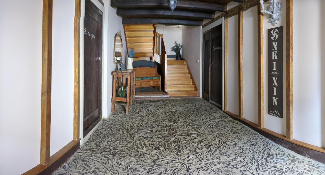 Xandua Etxea - Selva De Irati - Villa Izalzu Exterior foto